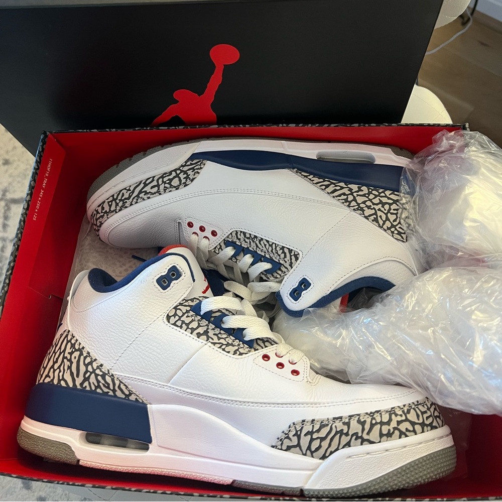 Air Jordan 3 Retro OG ‘White & Cement Grey & Blue’  (Worn Once) Men’s Size 12